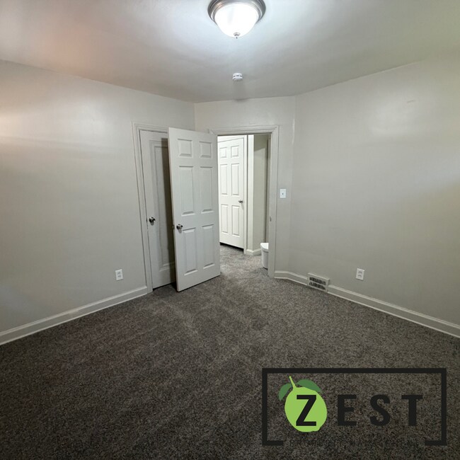 Building Photo - OPEN HOUSE 5/13! 3-3:30 PM!!! Beautiful 3 bedroom 1 Bath