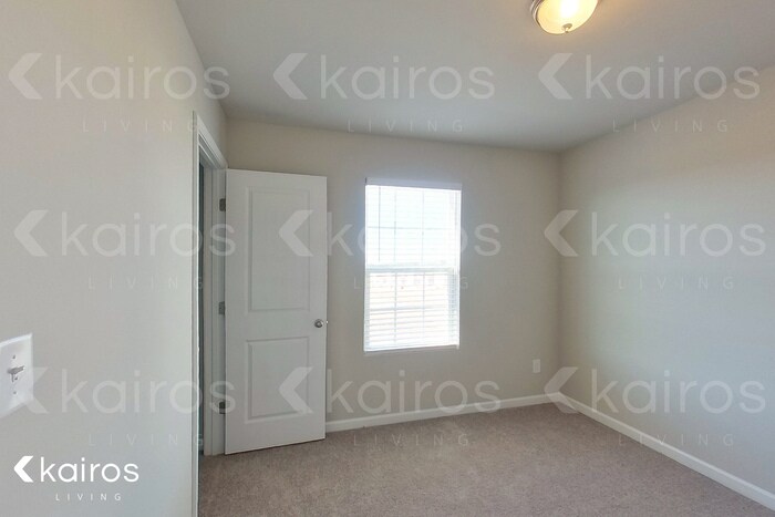 Building Photo - 243 Hawthorn Trail