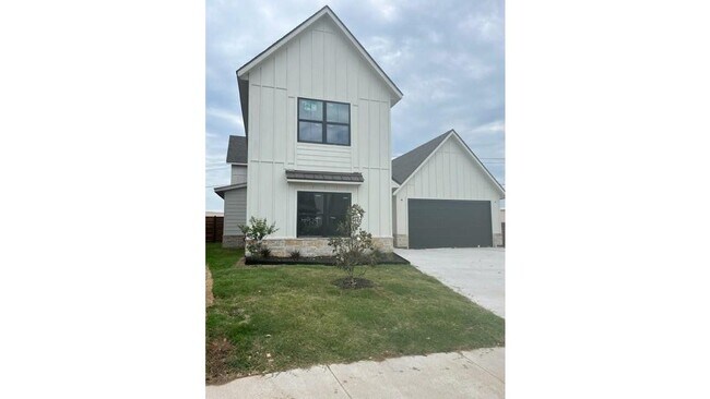 Building Photo - 405 Carneros Dr