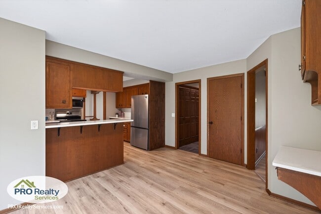 Building Photo - Recently Remodeled 4 Bedroom Home