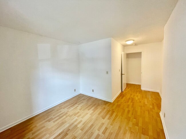 Building Photo - Spacious 3BR/2BA Potrero Hill Townhouse Ho...