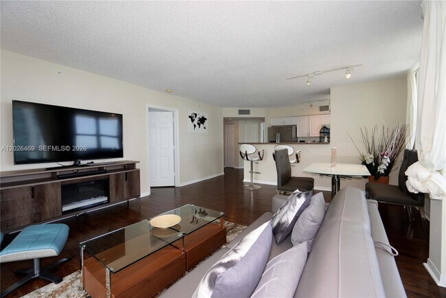 Building Photo - 1155 Brickell Bay Dr