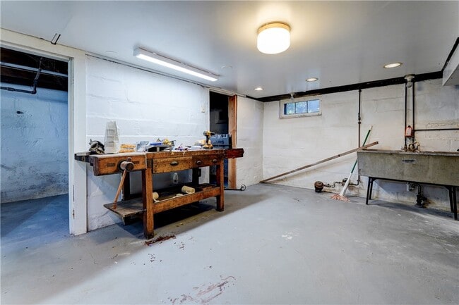 Building Photo - 304 Zuber Rd