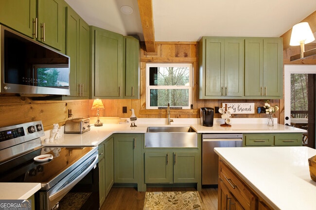 Building Photo - 642 Crabapple Dr