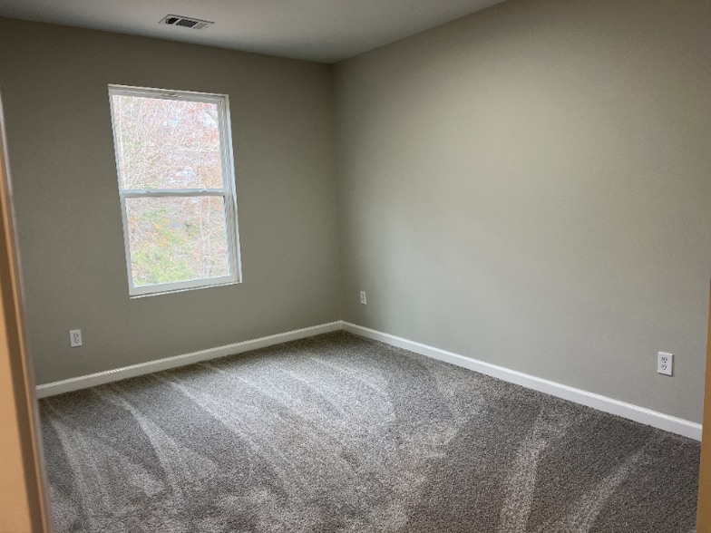 Building Photo - 20 Breanna Way