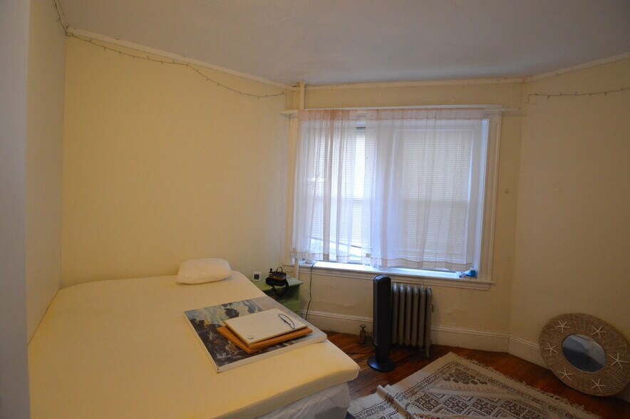 Building Photo - 56 Egmont St