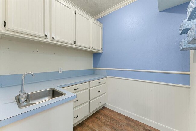 Building Photo - 893 County Rd 2267