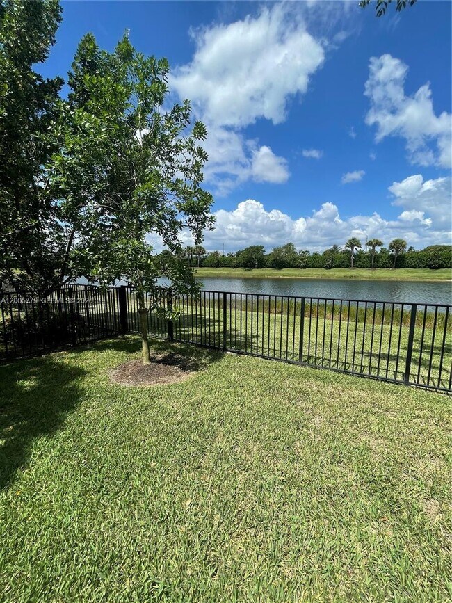 Building Photo - 9019 Kingsmoor Wy