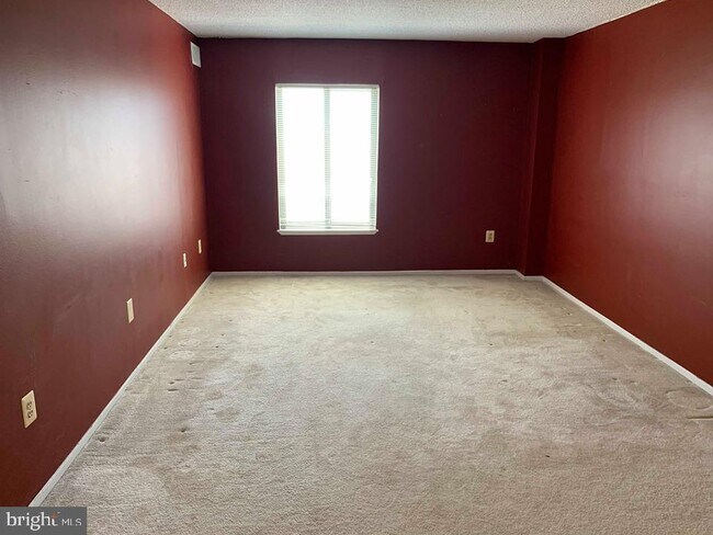 Building Photo - 4500 S Four Mile Run Dr