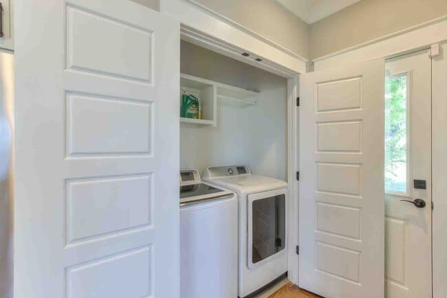 Building Photo - 2017 12th Ave N