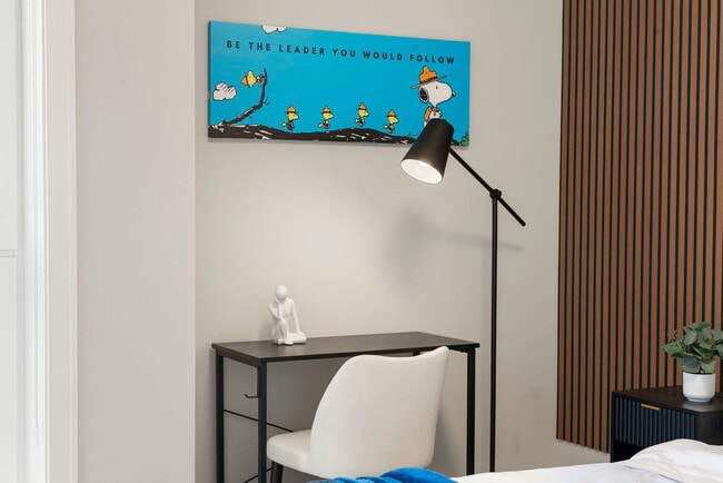 Building Photo - 2344 W Polk St