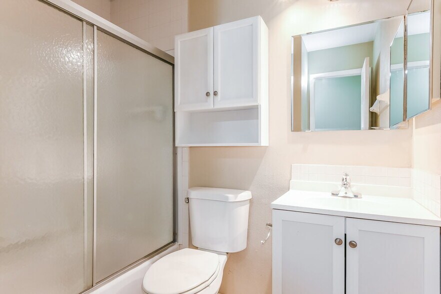 Building Photo - 1035 Olliff Way