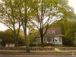 Building Photo - 163 Pleasant St