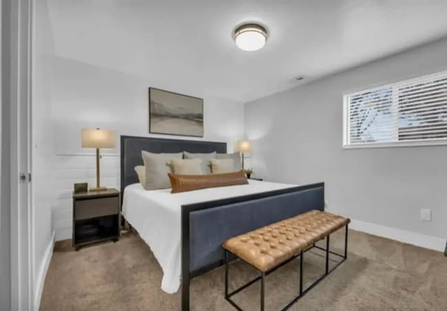 Building Photo - Modern Comfort Meets Convenience in Salt L...