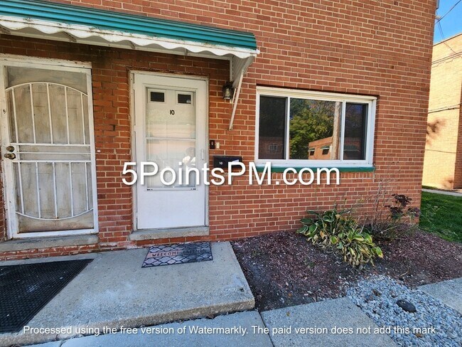 Building Photo - 200 Dalepark Dr