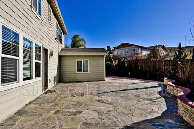 Building Photo - 630 Bond Ct