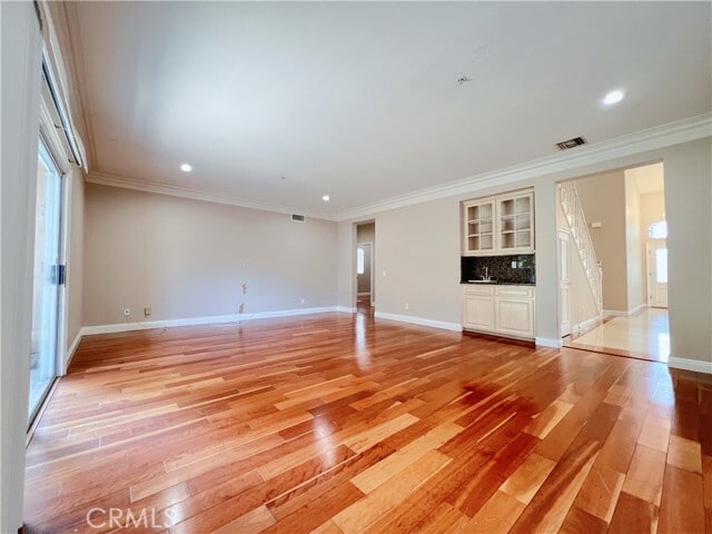 Building Photo - 339 E Floral Ave