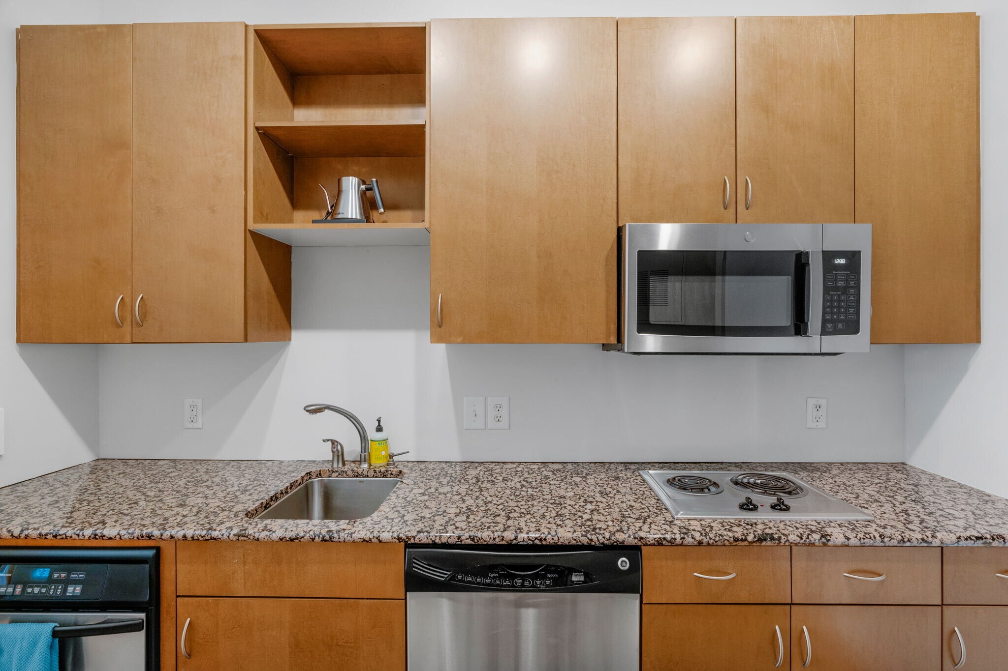 Building Photo - 525 E 34th St