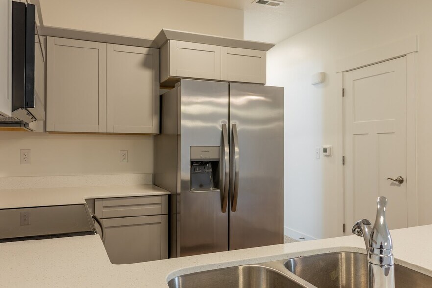 Building Photo - 3758 W 1440 N