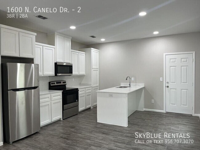 Building Photo - 1600 Canelo Dr