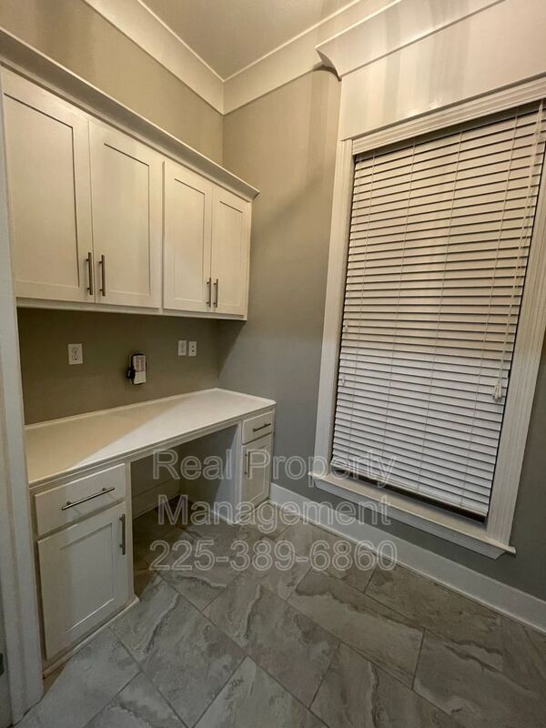 Building Photo - 12459 N Stumberg Villas Ct
