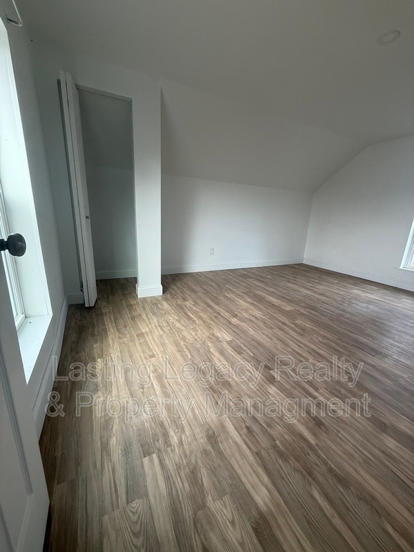 Building Photo - 325 Jackson St