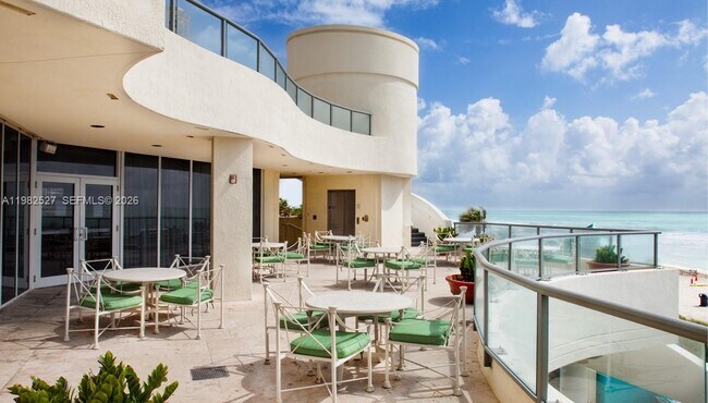 Building Photo - 17375 Collins Ave