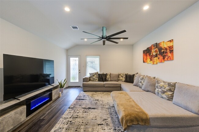 Building Photo - 5303 Creekstone Rise Ln