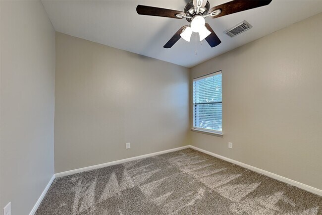 Building Photo - 29527 Legends Stone Dr
