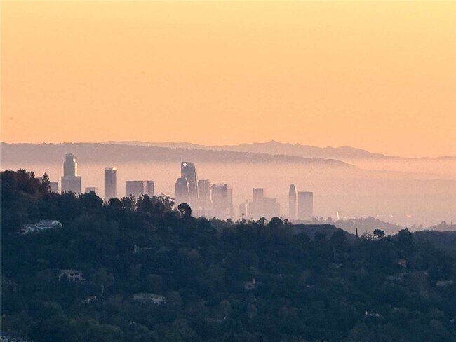 Building Photo - 490 Starlight Crest Dr