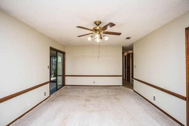 Building Photo - 1005 Grover Ave