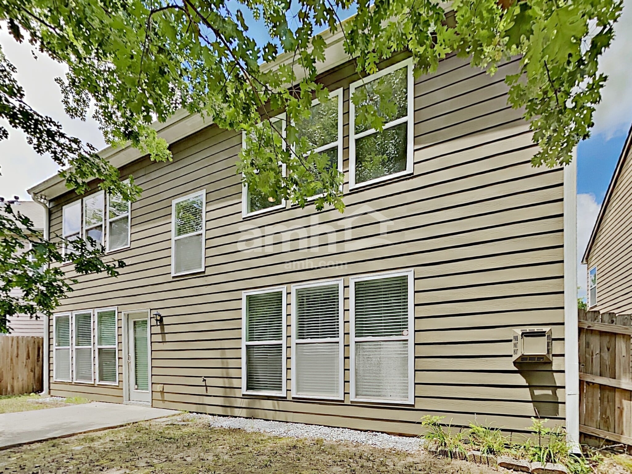 Building Photo - 2323 Jasmine Glen Dr