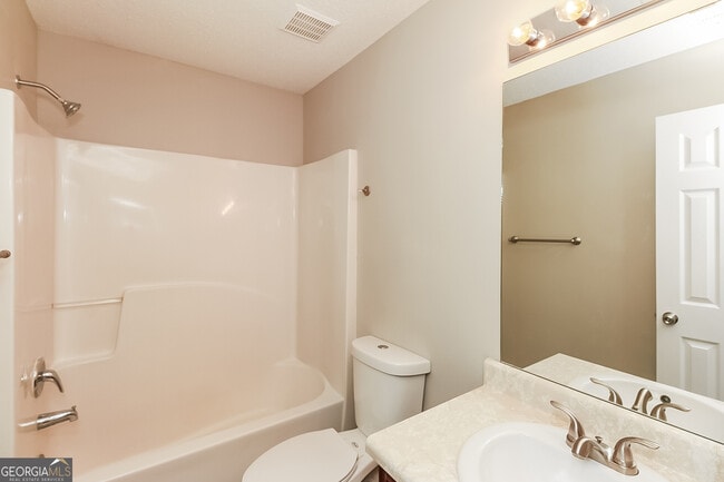 Building Photo - 4325 Holliday Rd