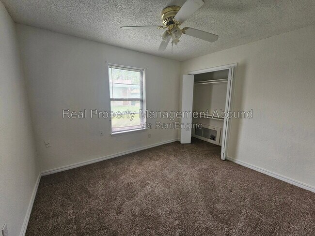 Building Photo - 8009 N 117th E Ave