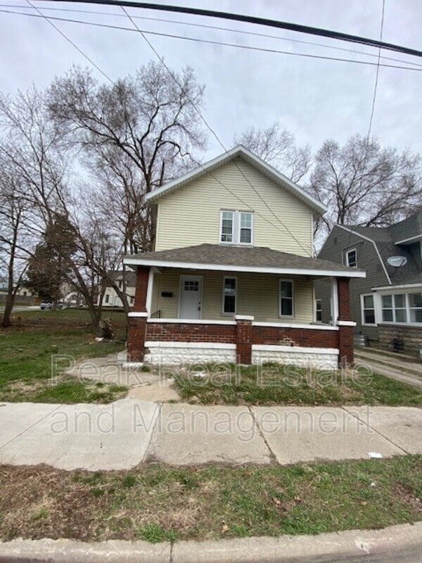 Building Photo - 1011 Logan St SE