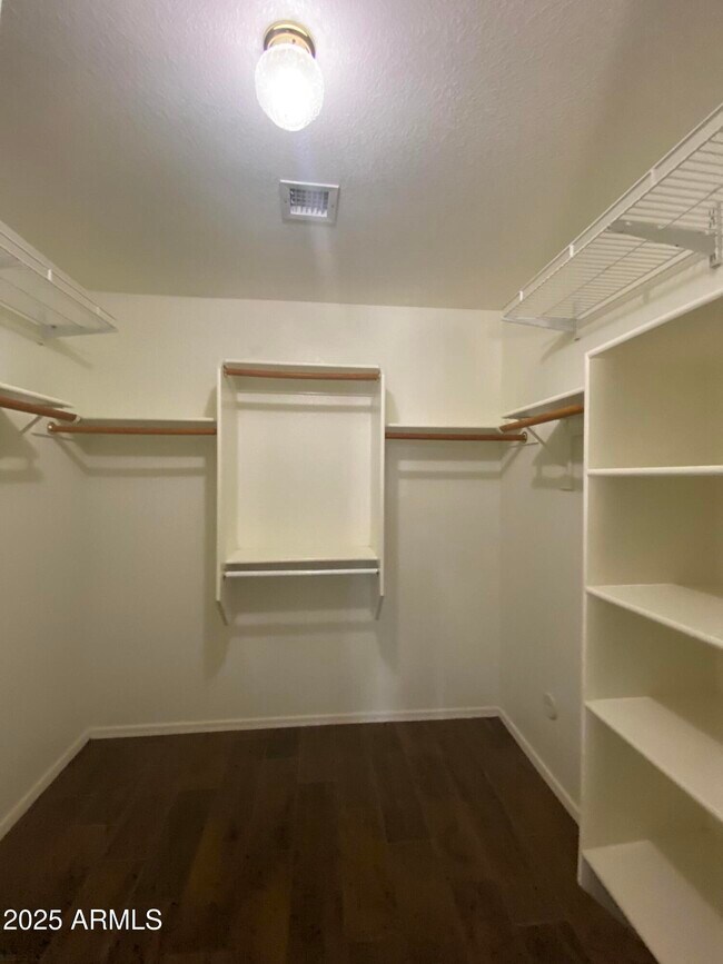 Building Photo - 18231 N Coyote Lakes Pkwy