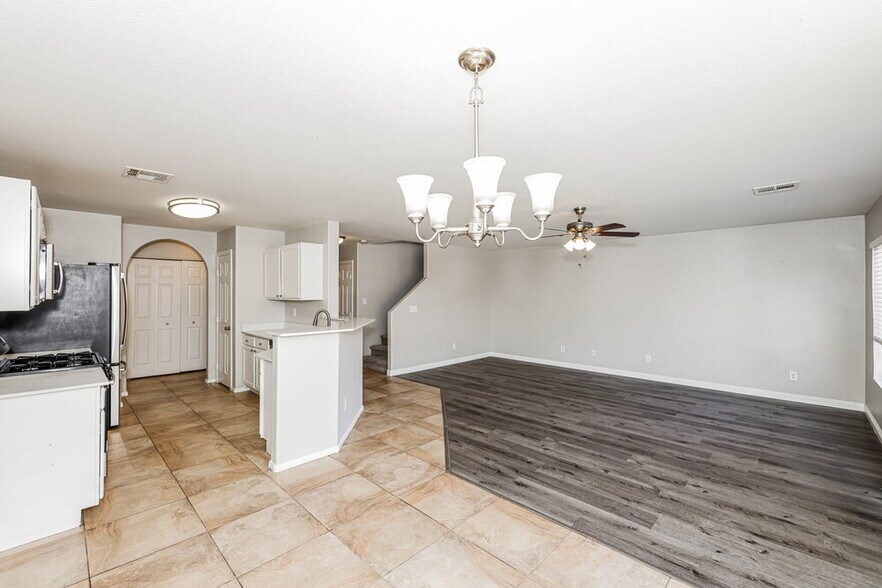 Building Photo - 6517 Coffeeville Creek Dr