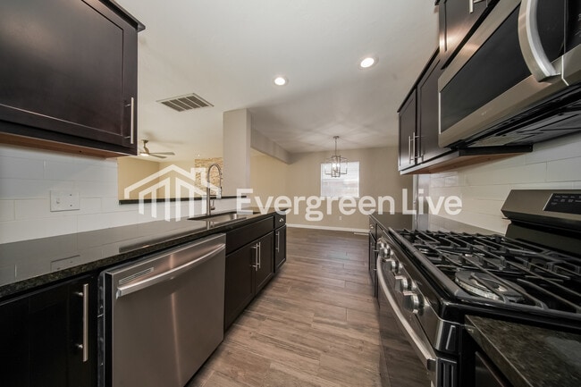 Building Photo - 8512 NW 86th St