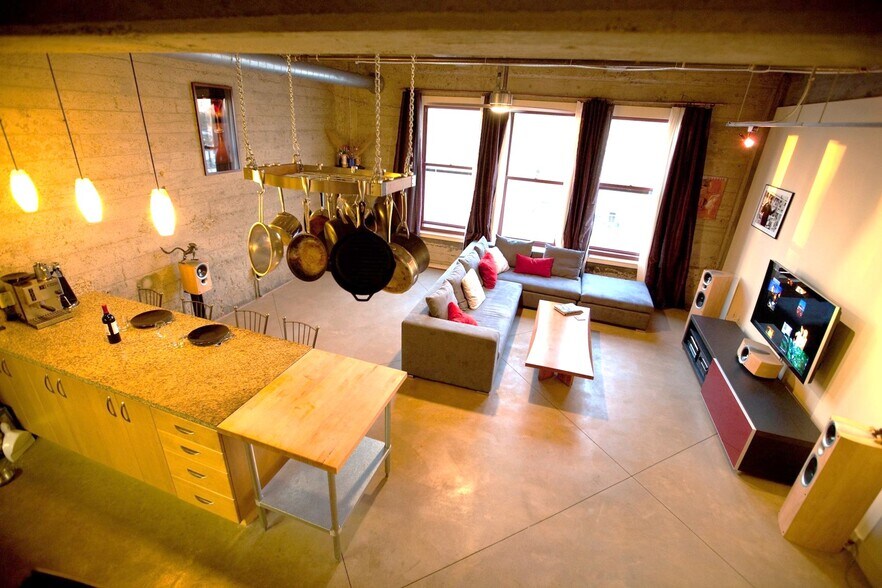 Primary Photo - 201 4th St