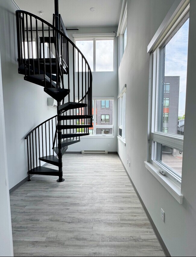 Building Photo - 111 E Allen St