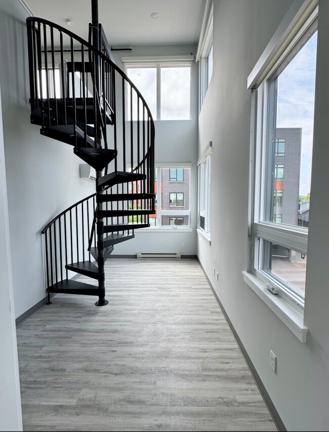 Building Photo - City Sunrise