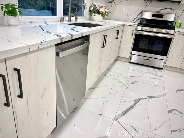 Building Photo - 11774 Doral Ave