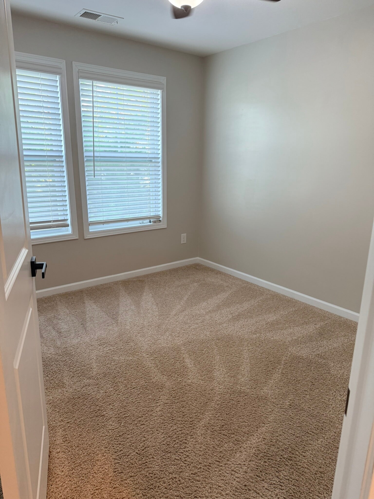 Building Photo - 726 Little Bluestem Dr