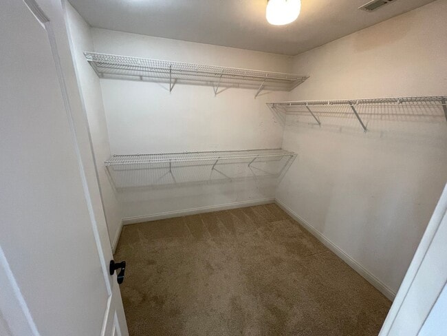 Building Photo - Remarkable East Jefferson Home For Rent