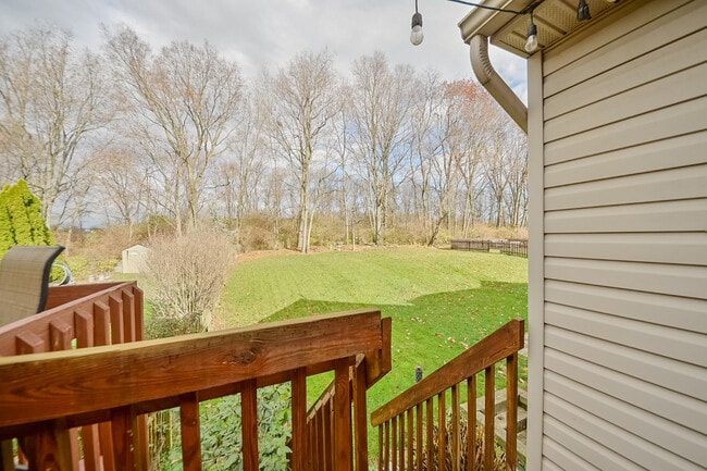 Building Photo - 127 Moorland Ct
