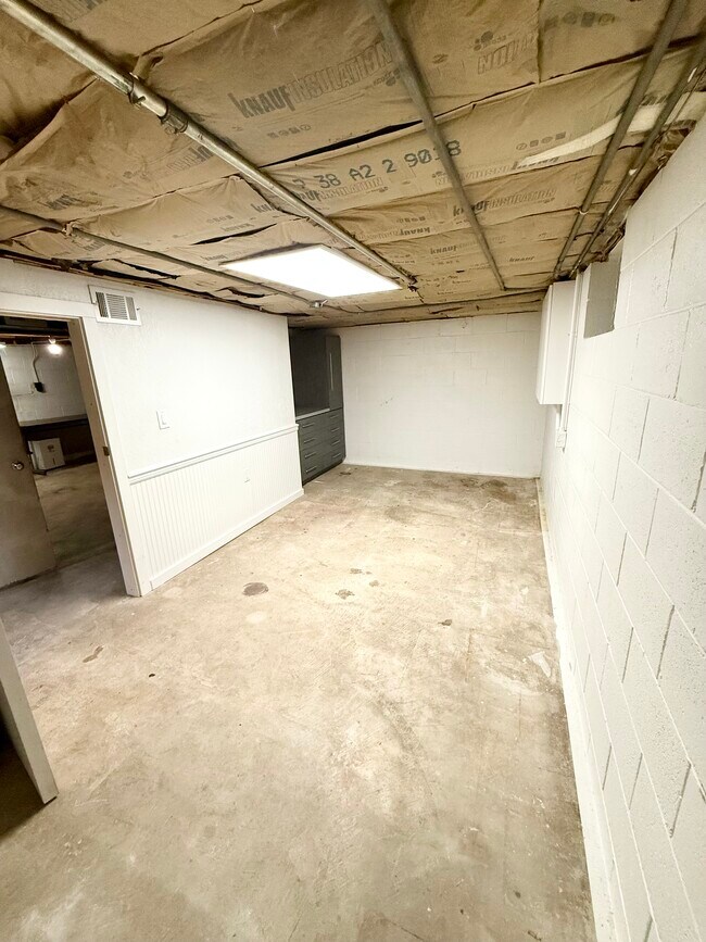 Building Photo - 4535 40th Ave