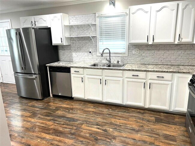 Building Photo - 3177 Pinto Dr