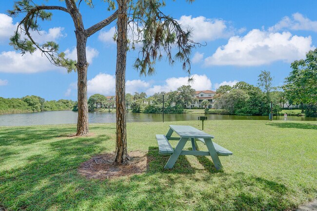 Building Photo - 1385 Crystal Way