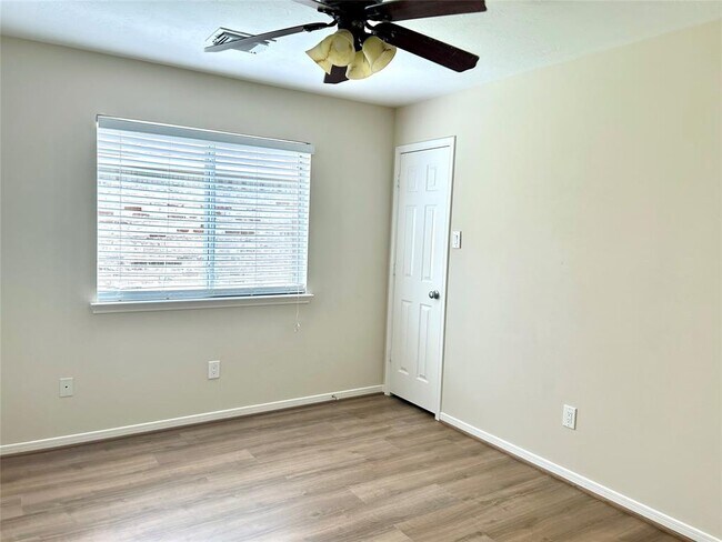 Building Photo - 2438 Ranch Hollow Ct