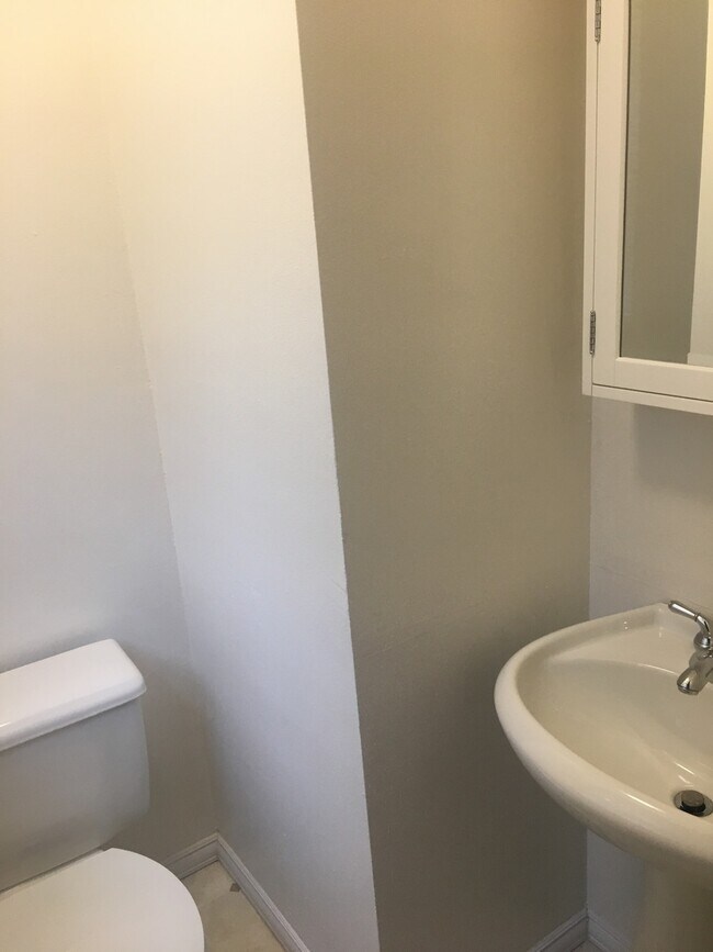 Building Photo - Updated Madison West, Three Bedroom, 1.5 Bathroom Duplex